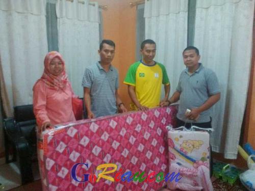 Bantuan kepada Korban Kecelakaan Kerja tags; kecelakaan kerja di pabrik, gambar kecelakaan kerja, pengertian kecelakaan kerja, makalah kecelakaan kerja, kasus kecelakaan kerja, contoh kecelakaan kerja, artikel kecelakaan kerja, penyebab kecelakaan kerja