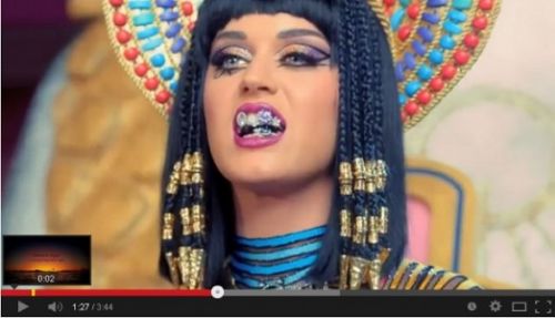 Bakar dan Gigit Allah, Katy Perry Picu Kemarahan Muslim Dunia