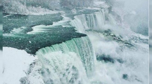 Air Terjun Terbesar Di Dunia Membeku Begini Penampakannya