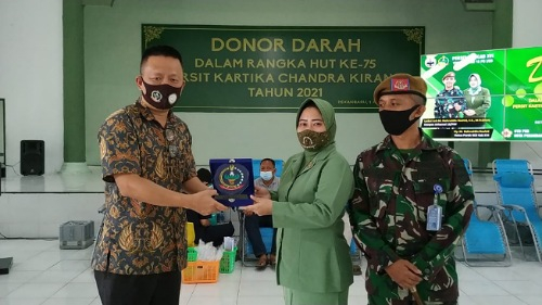 Peringati HUT ke-75 Persit, Arhanud 13 PBY dan Yayasan Dharma Alam Semesta Gelar Bakti Sosial Donor Darah