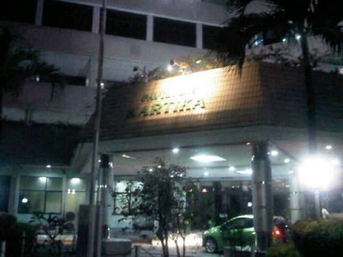 GoRiau - Jatuh Sakit, Annas Maamun Dilarikan ke Rumah 