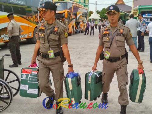 GoRiau - 30 Anggota Satpol PP Riau Dikerahkan Bantu JCH 