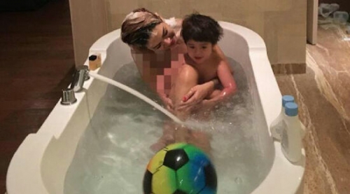 Nikita Mirzani Bikin Sensasi Lagi, Unggah Foto Mandi Tanpa 