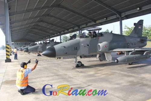 Jet Tempur dan Helikopter Lanud TNI AU Roesmin Nurjadin Pekanbaru Dilibatkan Pantau Karhutla di Riau
