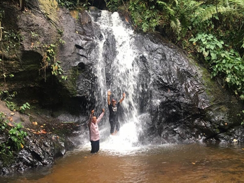 Rokan Timur Rohul Miliki Air Terjun yang Menawan