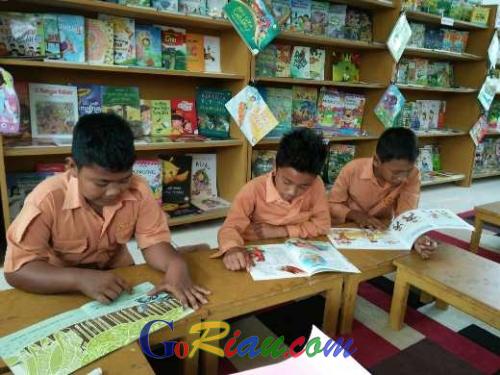 Tanoto Foundation builds children’s libraries to encourage reading for fun