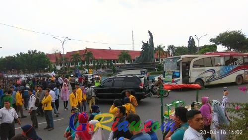 c83a9c5cdd8f5baee776e13l3-96190.jpg