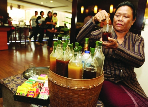 Jamu Minuman Tradisional yang Kini Mulai Jarang 