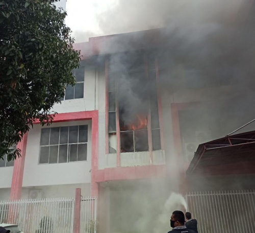 GoRiau Gedung Telkom Pekanbaru terbak